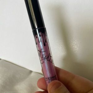 Kylie Cosmetics Glitter Gloss in Chill Peel